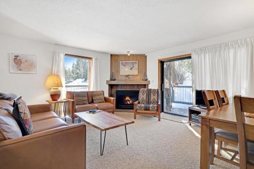 Four O'Clock Apartamento | Double Eagle A12 by Ski Country Resorts