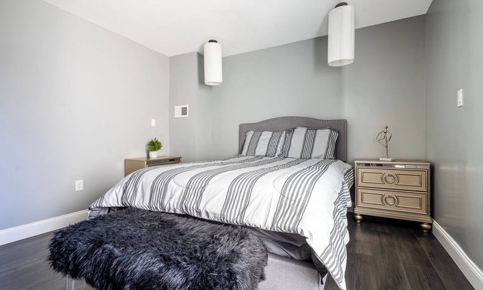 Niagara Falls Casa | Double House Rental – 11Br Perfect For Big Groups