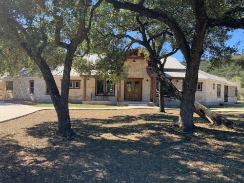 Concan Casa | Double L River House