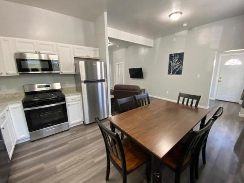 Oneonta Apartamento | Double Play Apt 1 All Star Baseball Rentals