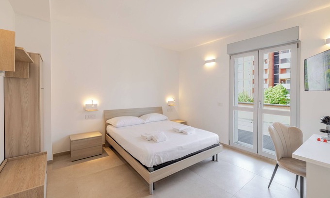Trezzano sul Naviglio Apartamento | Double room with bathroom and private terrace 20 min from Milan(Room 4)