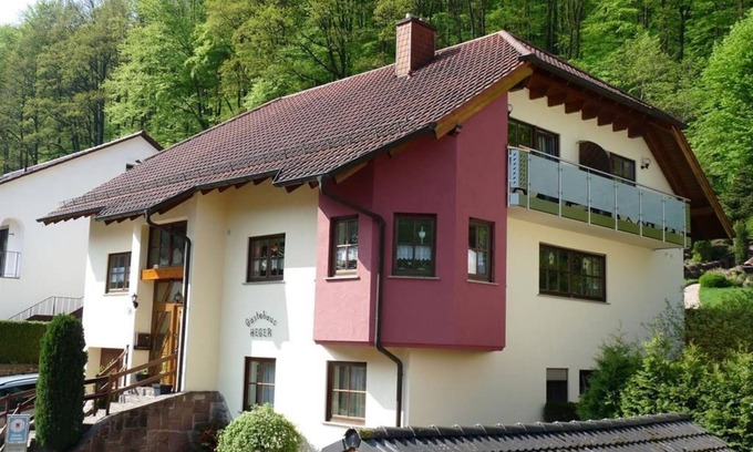 Annweiler am Trifels Cama Y Desayuno | Habitación Doble Balcón - Privatzimmer Gästehaus Heger