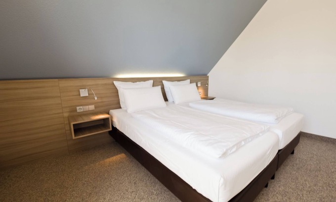 Dorumer Neufeld Apartamento | Double room 112. Modern design and close to the beach.