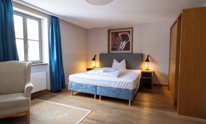Volkach Apartamento | Double room (19-23sqm) with regional breakfast buffet and WLAN