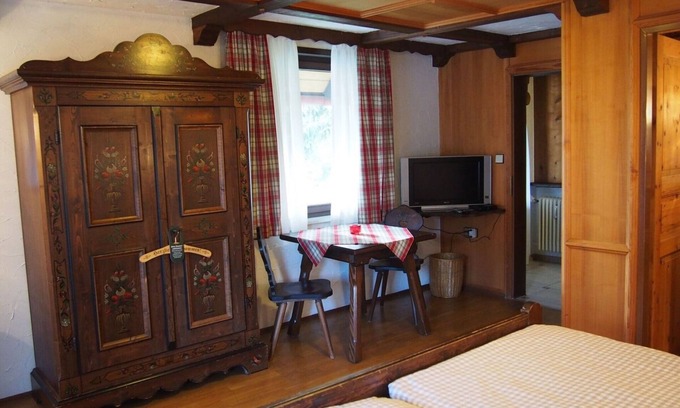 Tennenbronn Apartamento | Double room 5 with shower and WC
