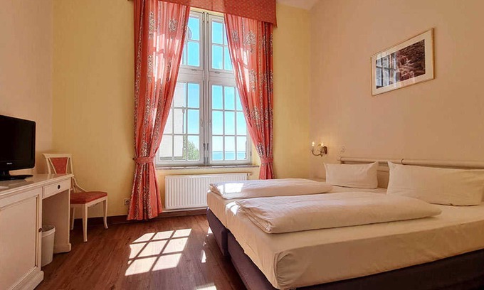 Muritz Otro | Double room castle lake side - Seehotel Schloss Klink