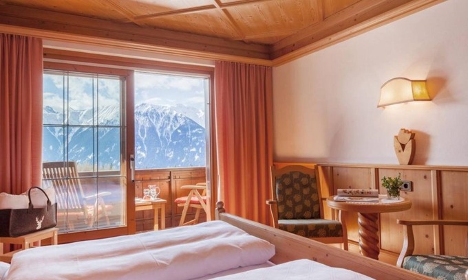 Mosern Casa | Double room I with south-facing balcony including breakfast - Hotel Garni Lärchenhof Natur