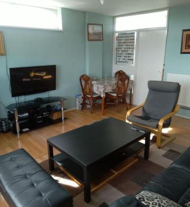 Tooting Casa | Double room in a cosy flat in Tooting