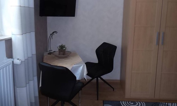 Anschau Apartamento | Habitación doble (en el sótano) con baño / aseo compartido - Ferienwohnung Familie Schmitz