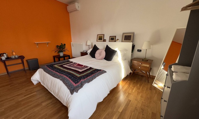 Lugo Apartamento | Double room Nespolo's colors