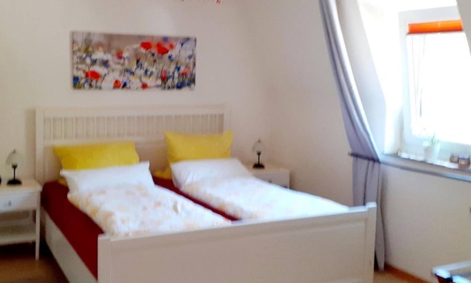Monreal Cama Y Desayuno | Habitación doble ducha / WC - Apartamento u. Pension M. Schmitz
