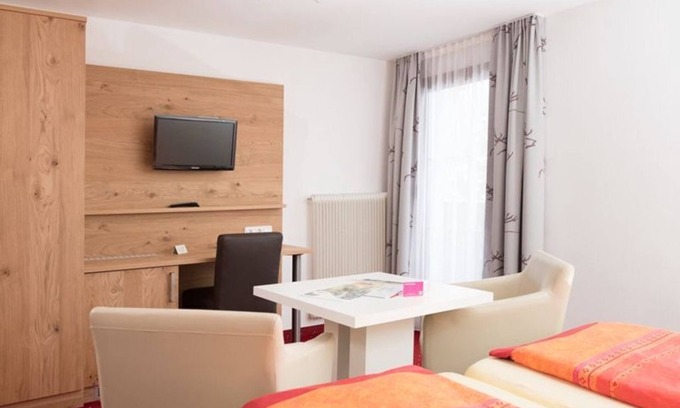 Tiefgraben Cama Y Desayuno | Habitación Doble con balcón y vistas al jardín - Pension Irlingerhof ***