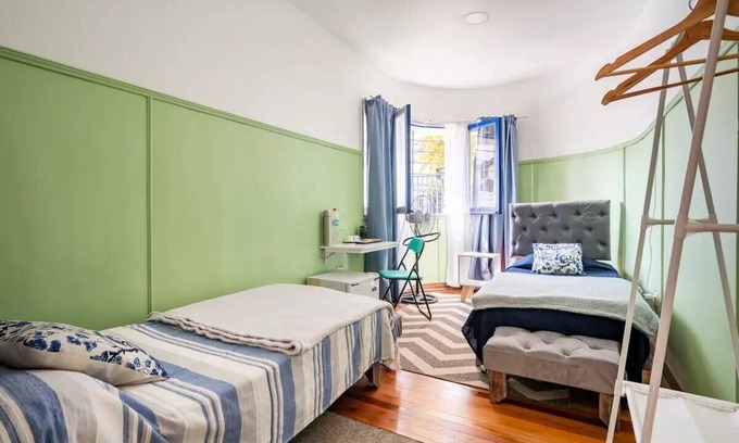 Nunoa Casa | Double room with garden view - 2 twin beds. Pet friendly, free parking