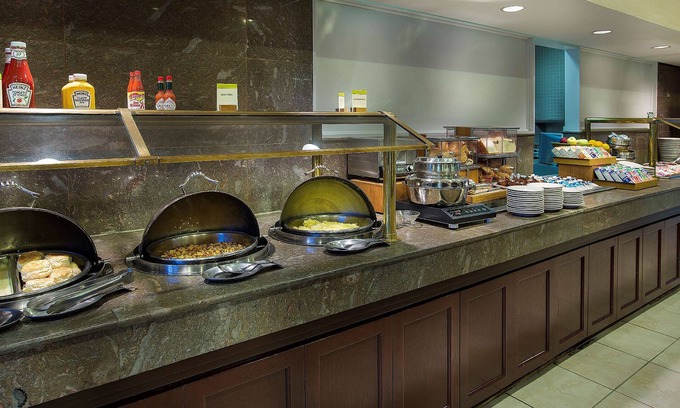 Charlotte Hotel | DoubleTree by Hilton Charlotte Airport