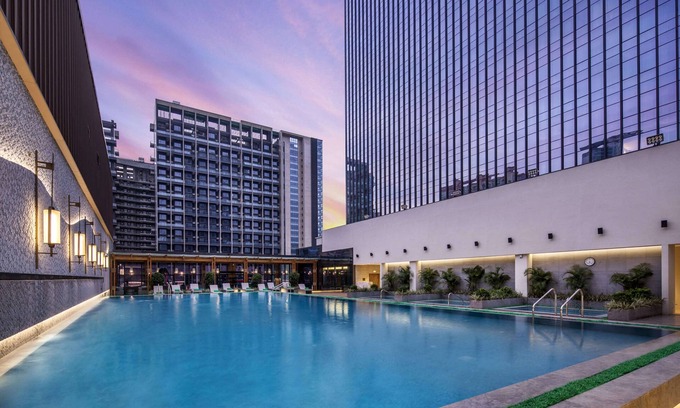 Longhua District Hotel | DoubleTree by Hilton Hotel Shenzhen Longhua