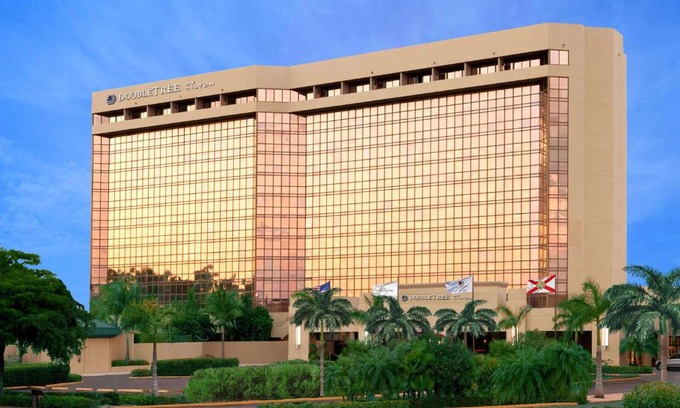 Ludlam Hotel | DoubleTree by Hilton Hotel Miami Airport & Convention Center