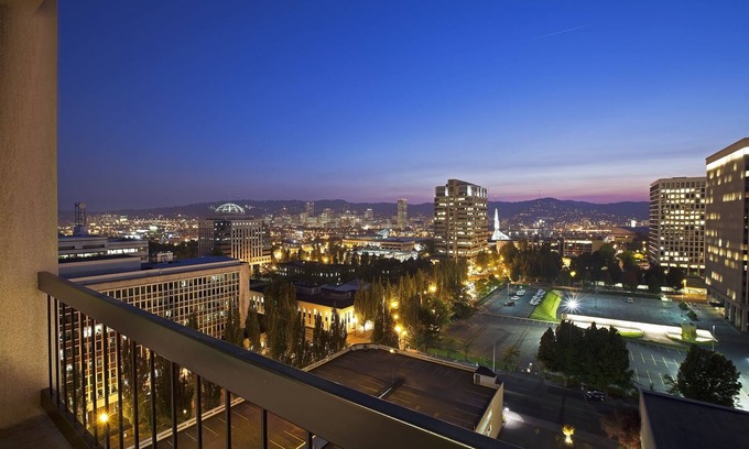 Lloyd District Hotel | DoubleTree by Hilton Hotel Portland