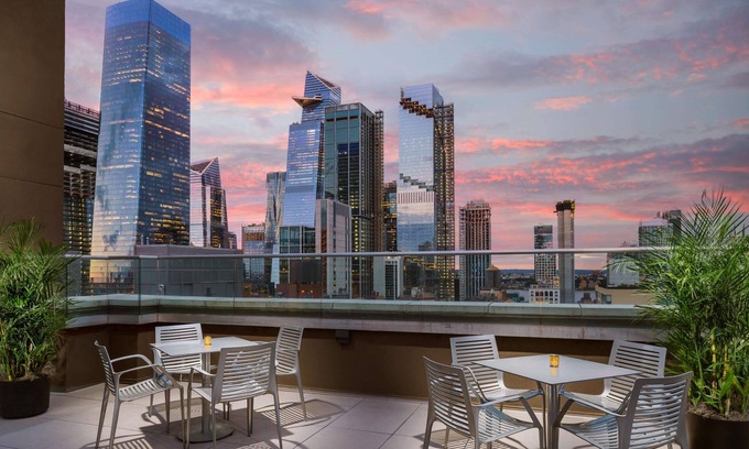 Garment District Hotel | Doubletree by Hilton New York Times Square South