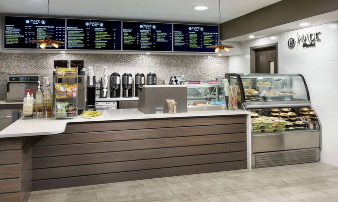 Airport North Hotel | DoubleTree by Hilton Orlando Airport