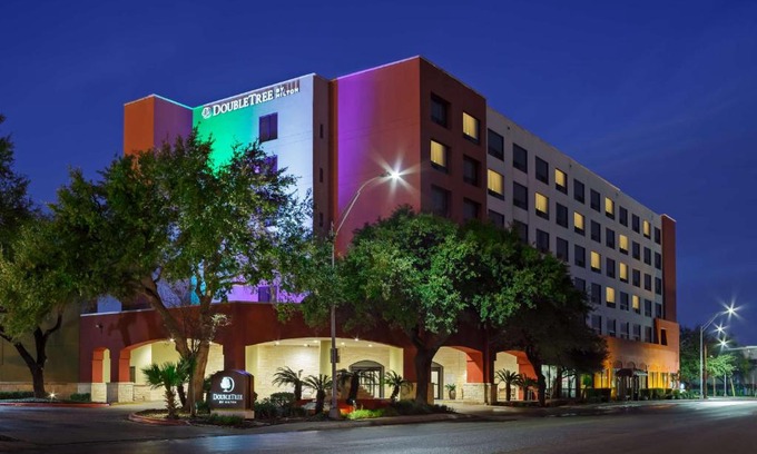 San Antonio Hotel | DoubleTree by Hilton San Antonio Downtown