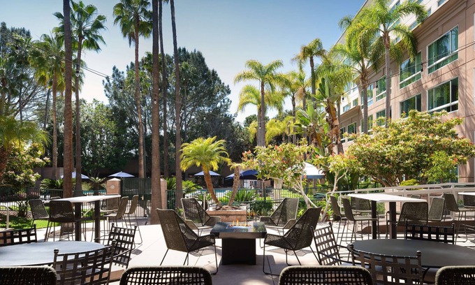 Carmel Valley Hotel | DoubleTree by Hilton San Diego - Del Mar
