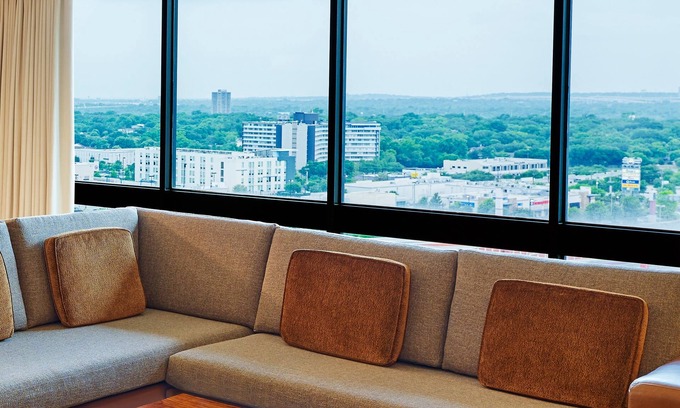 North San Antonio - SAT Hotel | DoubleTree by Hilton San Antonio Airport