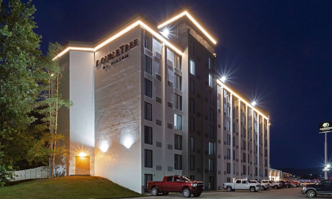 Strabane Hotel | DoubleTree by Hilton Washington Meadow Lands Casino Area