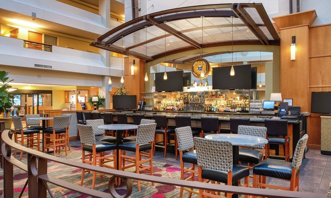 Southcenter Hotel | DoubleTree Suites by Hilton Seattle Airport - Southcenter