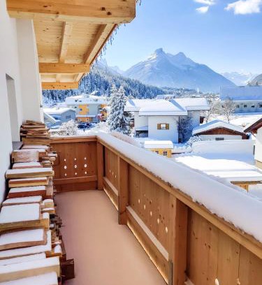 Medraz Chalet De Esquí | Doug's Mountain Getaway - 'Exclusive Mega Chalet'