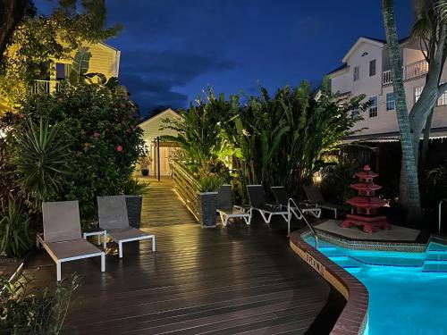 Uptown - Upper Duval Hotel | Douglas House