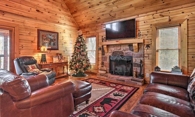 Sevierville Casa | Douglas Lake Cabin with Boat Ramp and Water Access!