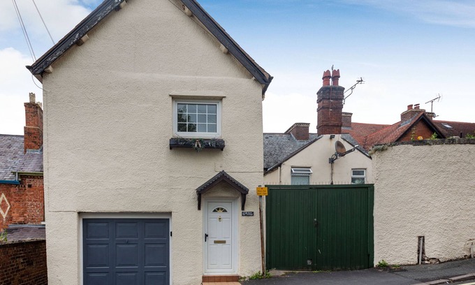 Ruthin Cabaña | DOVE COTTAGE in Ruthin