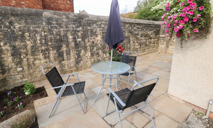 Clowne Cabaña | Dove Cottage, CLOWNE