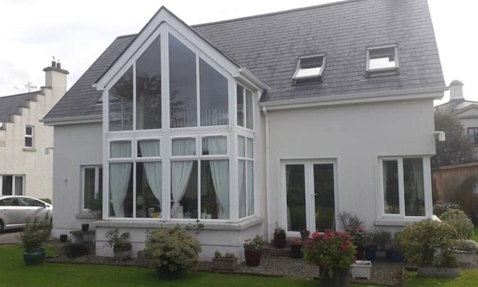 Enniskillen Cabina | Dovecote Lodge on the 5 star Lough Erne Resort