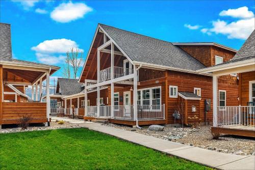 Dover Bay Casa | Dover Wheelhouse