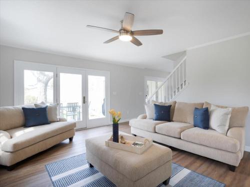 Oxford Casa | Down By The Docks