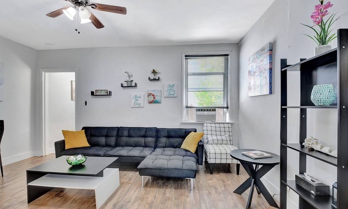Delray Beach Cabaña | DOWN TOWN DELRAY, walk to Atlantic Ave, beach, pets are welcome