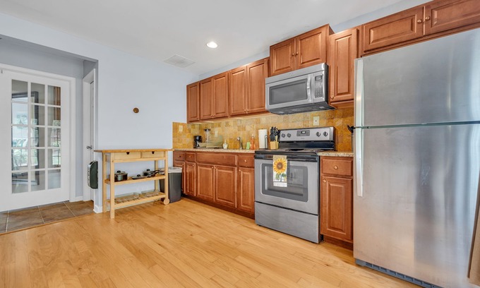 Buford Casa | Downstairs Unit - Pool + Tennis Access + Patio
