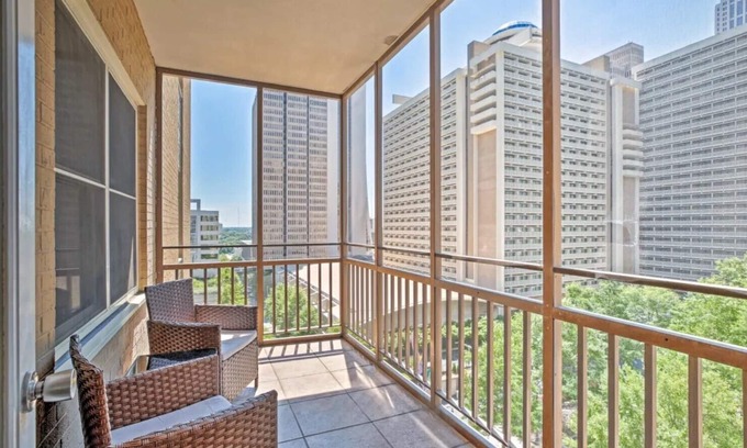 Peachtree Center Condominio | Downtown 1BR - LOW Cleaning Fee! Centrally Located/All Attractions!