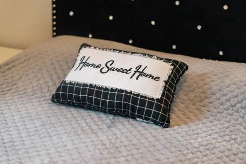 Sioux Falls Apartamento | Downtown 2BR near Hospitals - Ideal 4 Work or Play