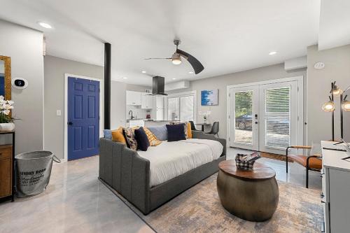 Sylvan Hills Apartamento | Downtown & Airport 10 Min The Chic Rhitreat 2!