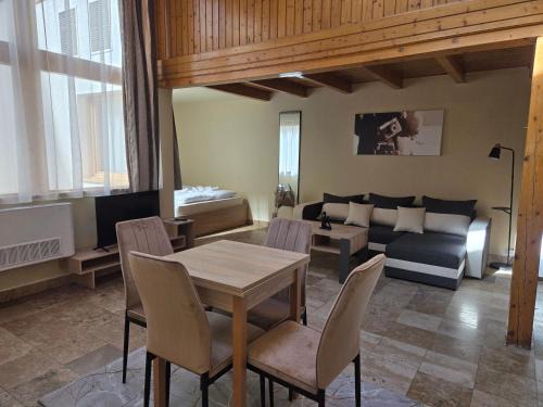 Gyor Apartamento | Downtown Apartman - Friends