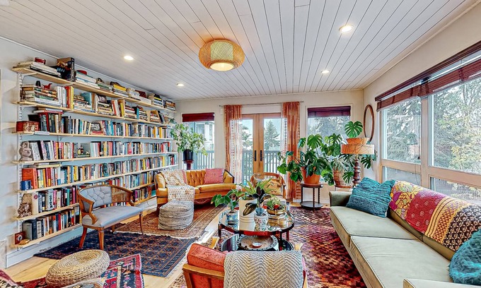South Addition Apartamento | Downtown, art-filled apartment with fireplace, balcony, & well-equipped kitchen