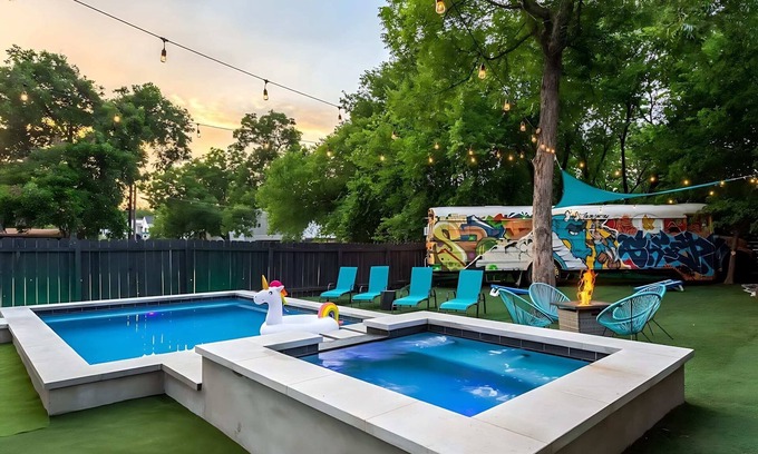 Govalle Casa | Downtown Austin Oasis w Pool & Hot Tub—Sleeps 16