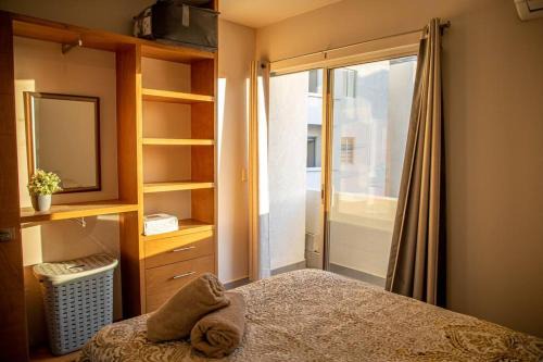 El Medano Ejidal Apartamento | Downtown Beach Condo w/Pool