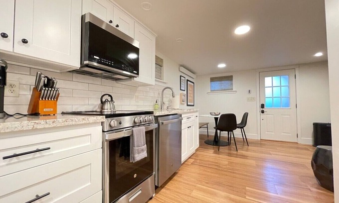 York Apartamento | Downtown Bellingham newly furnished guest suite
