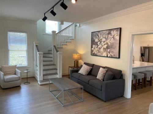 Five Points South Casa | Downtown Birmingham Modern 2-Bedroom Gem