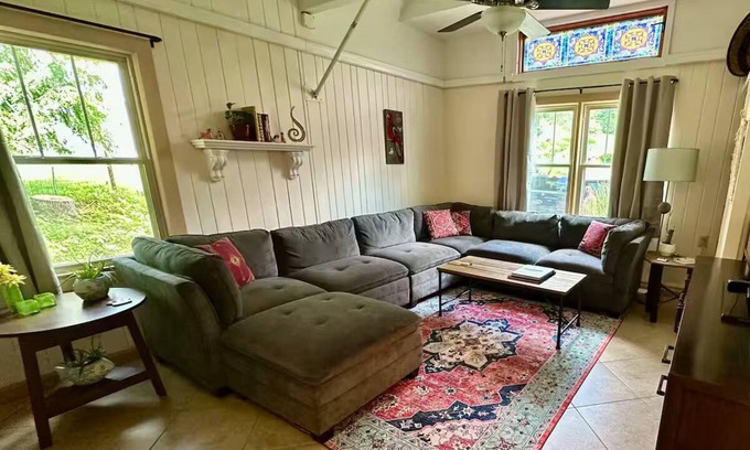 Boone Cabaña | Downtown Boone Charming Cottage