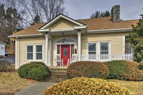 Boone Casa | Downtown Boone ON King Street - 2 Bedroom Home