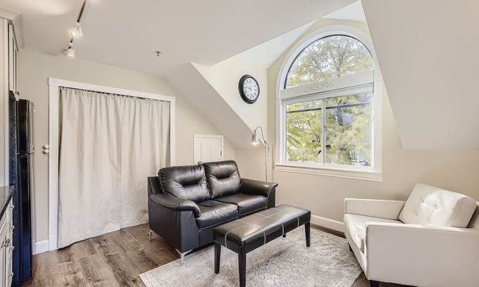 Goss - Grove Cabaña | El centro de Boulder desde $ 64 / nt. Casa de invitados de 1 dormitorio independiente / privada